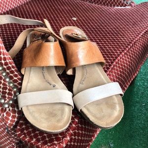 Sofft never worn sandals
